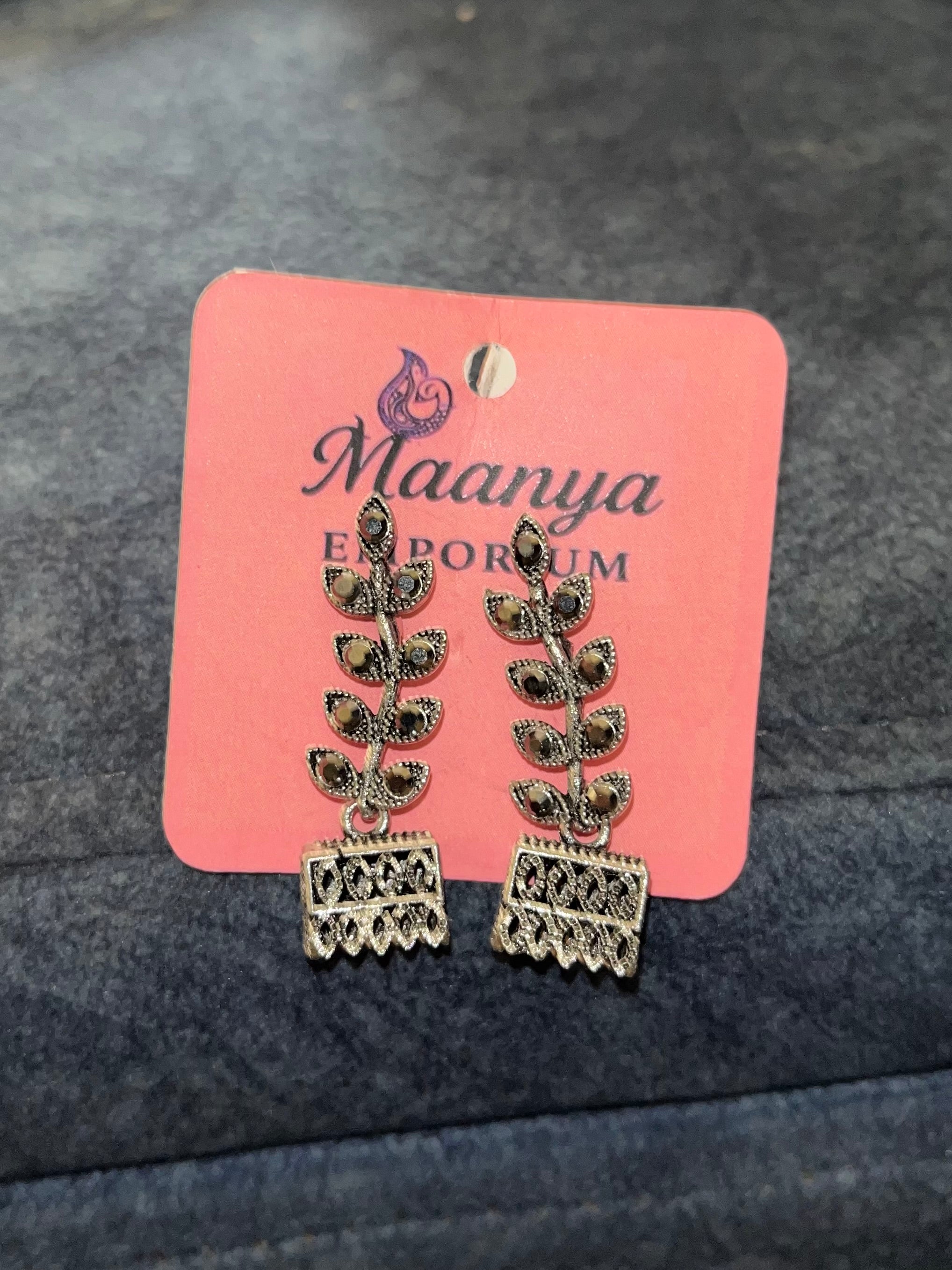 Oxidized leaf string earrings